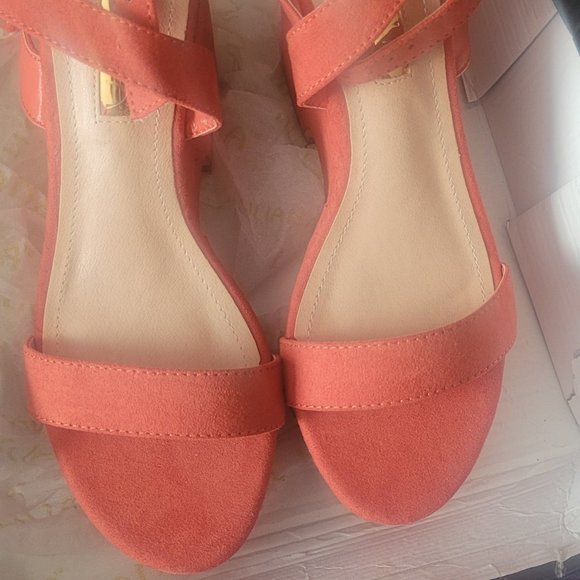 Peach colored orange wedge heel - Picture 1 of 4